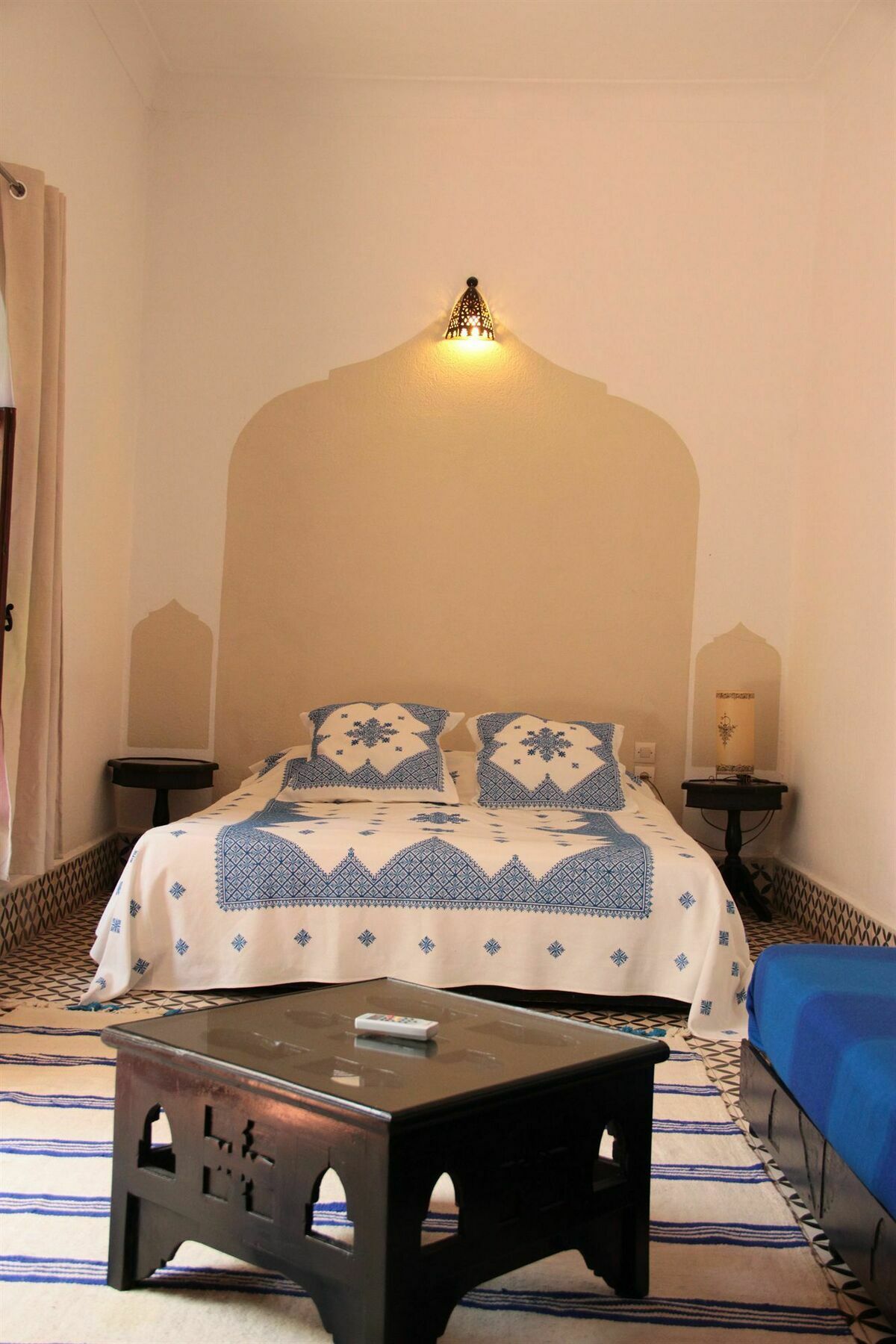 ริอ๊าด ดาร์ นอว์ฟอล Hotel ซาเล ภายนอก รูปภาพ